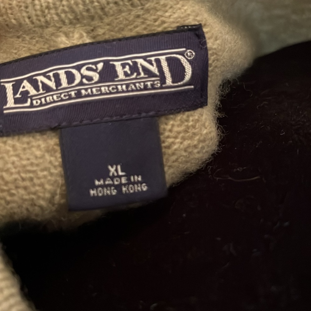 Wool poncho - Picture 3 of 5